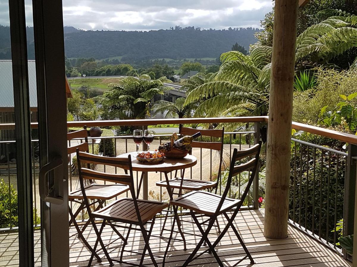 Riverstone Retreat Karamea Экстерьер фото