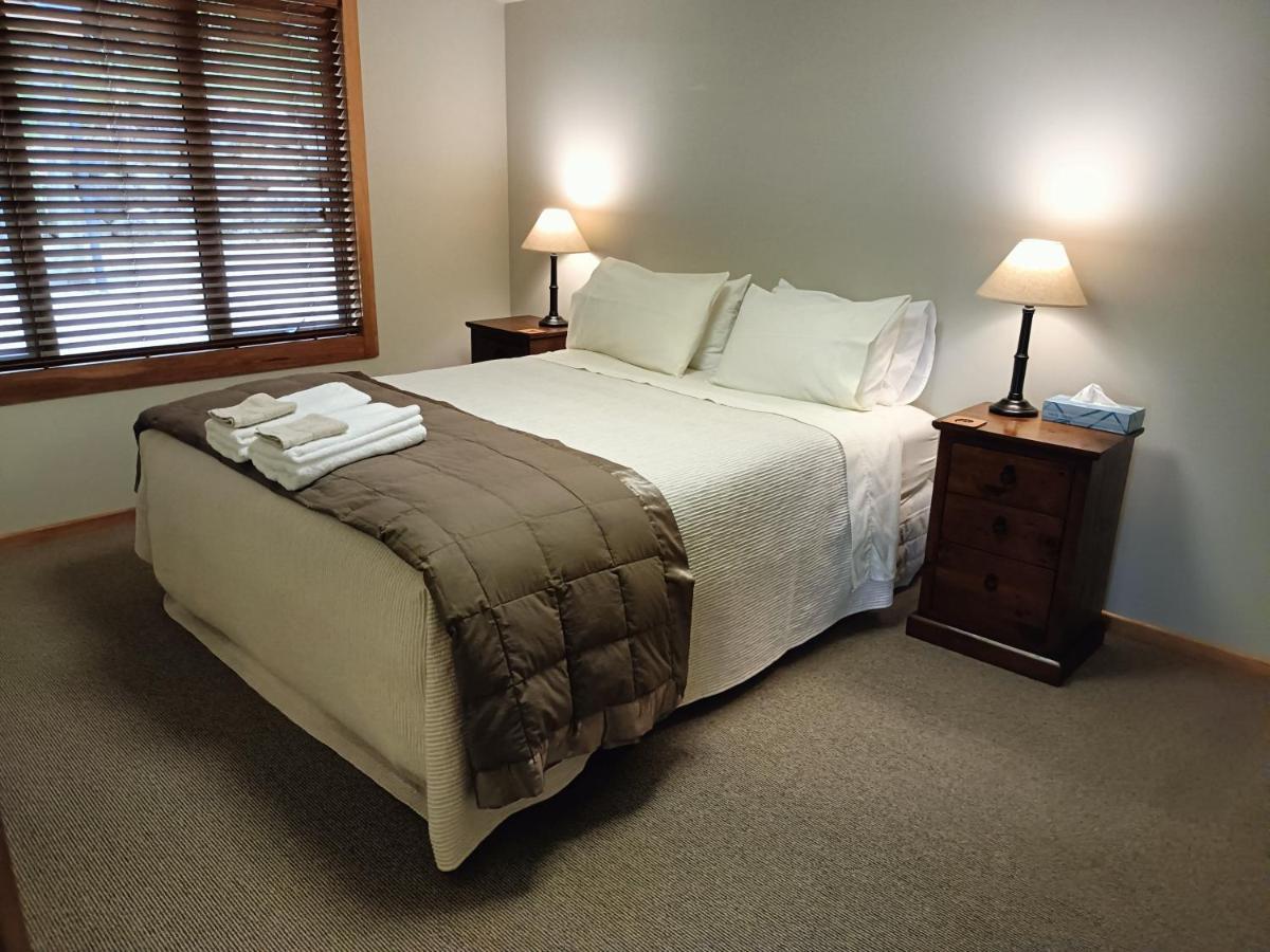 Riverstone Retreat Karamea Экстерьер фото