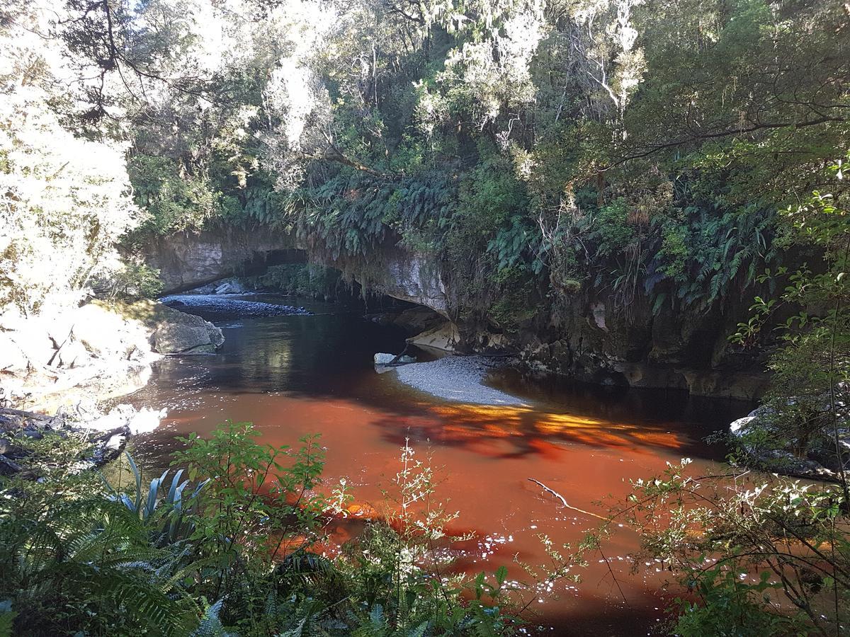 Riverstone Retreat Karamea Экстерьер фото
